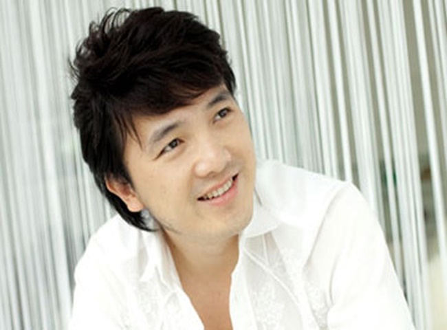 Ngọc Th&aacute;i b&ecirc;n vợ