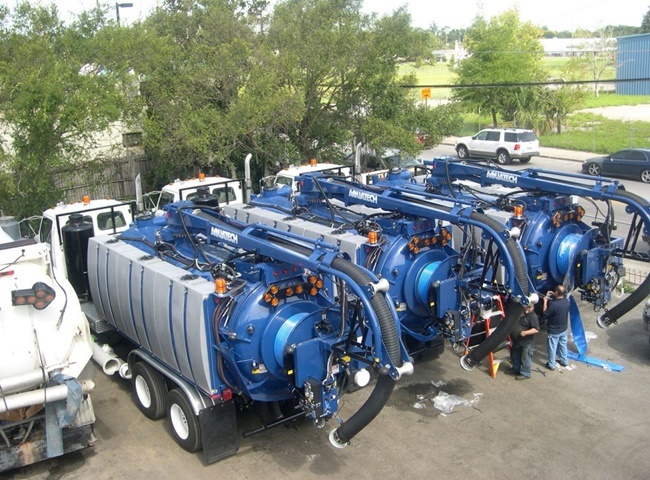 Đơn vị r&uacute;t hầm cầu quận 10 Lộc Ph&aacute;t quy tr&igrave;nh hiện đại