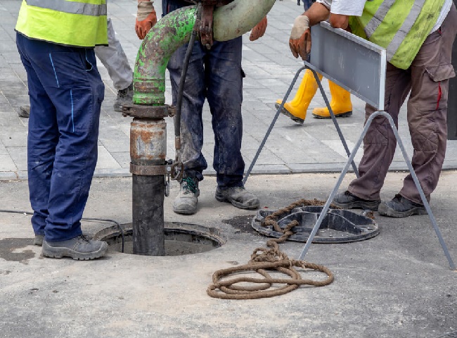 C&ocirc;ng ty r&uacute;t hầm cầu quận Ph&uacute; Nhuận Minh Ph&aacute;t an to&agrave;n