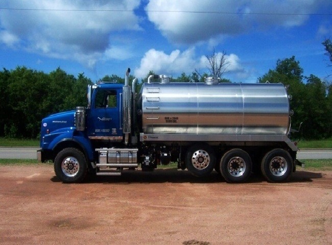 Thợ r&uacute;t hầm cầu quận 10 Tr&iacute; Bảo nhiều năm kinh nghiệm