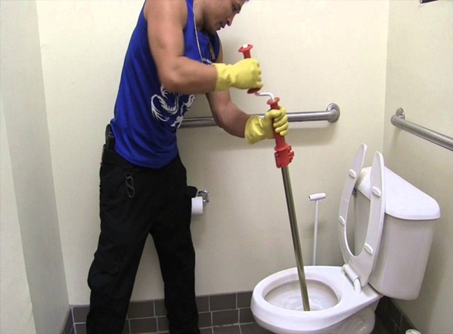 Th&ocirc;ng bồn cầu huyện Nh&agrave; B&egrave; gi&aacute; rẻ hấp dẫn