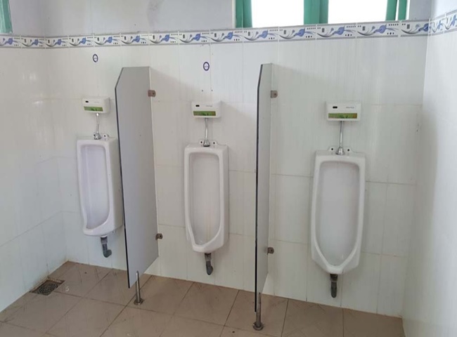 Th&ocirc;ng bồn tiểu nam phường T&acirc;n Thuận Đ&ocirc;ng quận 7