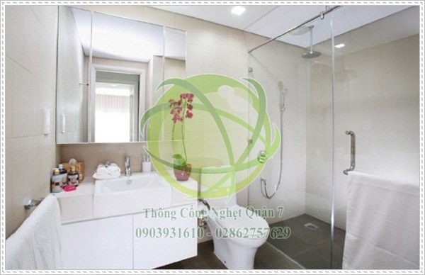 Khi b&ocirc;̀n rửa mặt bị nghẹt phải làm sao