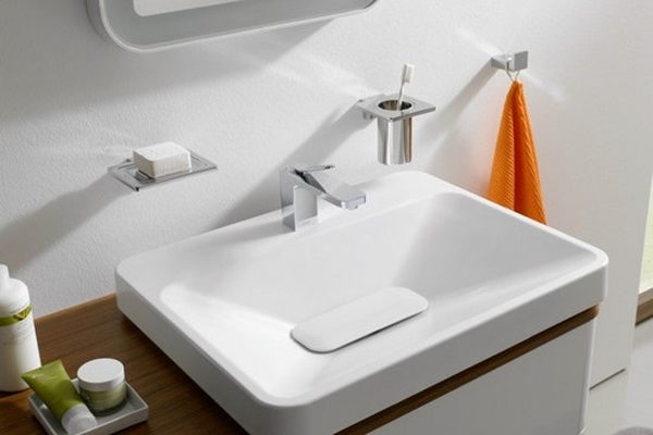 luôn làm sạch các vật dụng trong nhà tắm