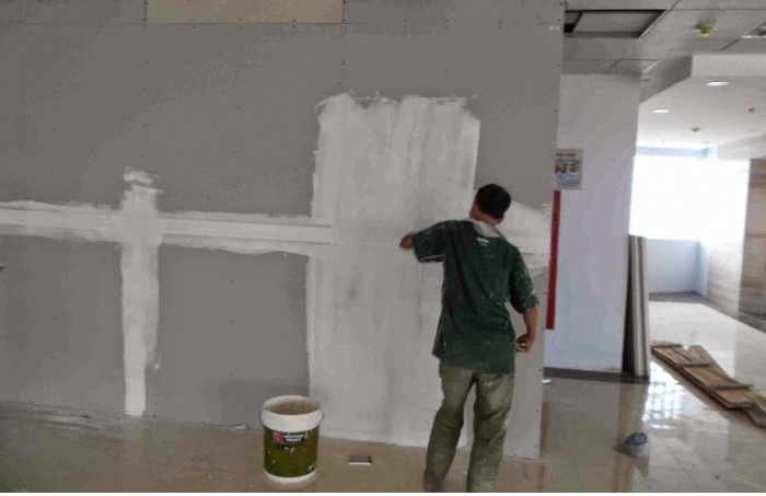 nh&agrave; vệ sinh mới x&acirc;y c&oacute; m&ugrave;i h&ocirc;i cần xử l&yacute; nhanh