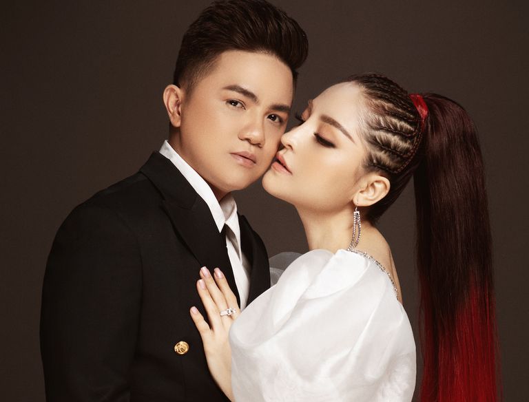 Saka Trương Tuyền v&agrave; chồng